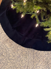 Load image into Gallery viewer, Christmas Tree Skirt (Solid Velvet)
