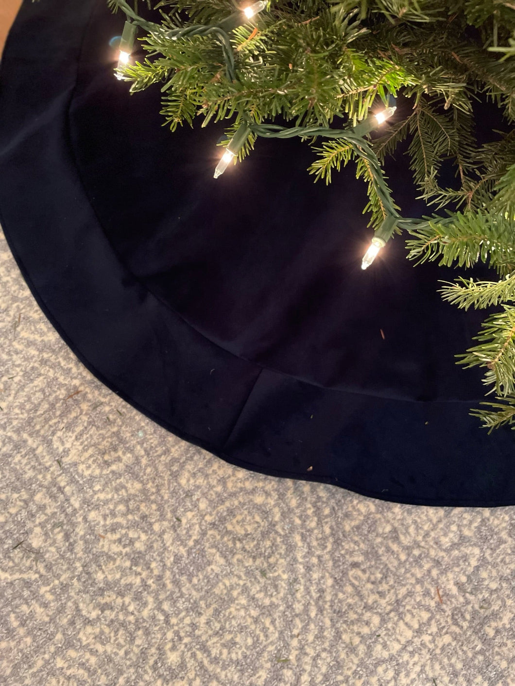 Christmas Tree Skirt (Solid Velvet)